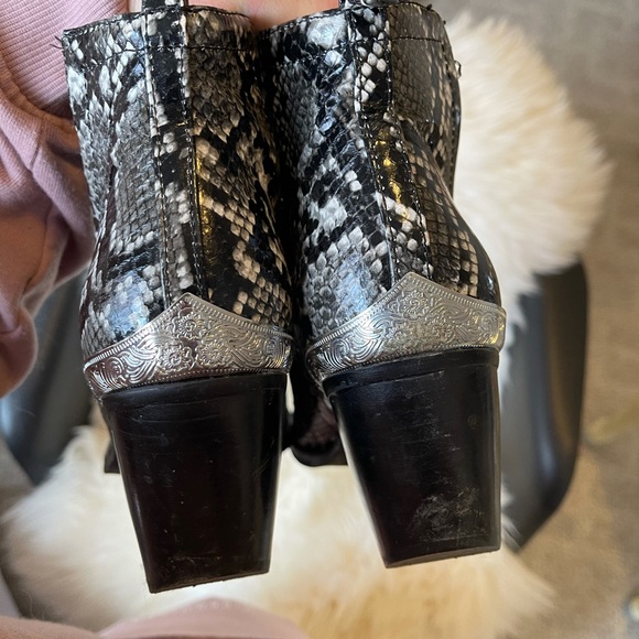 Jeffrey Campbell Cromwell snake boot - Picture 5 of 7